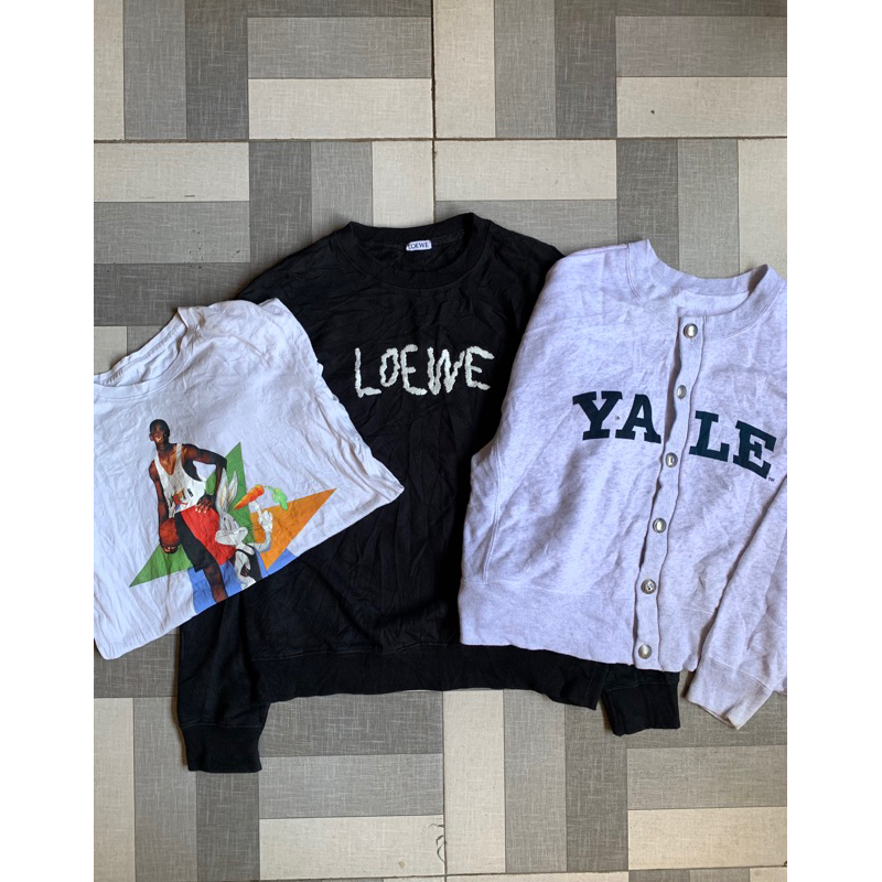 Borongan Crewneck Loewe, Tshirt Jordan x Looney Tunes, Cardigan Loewe