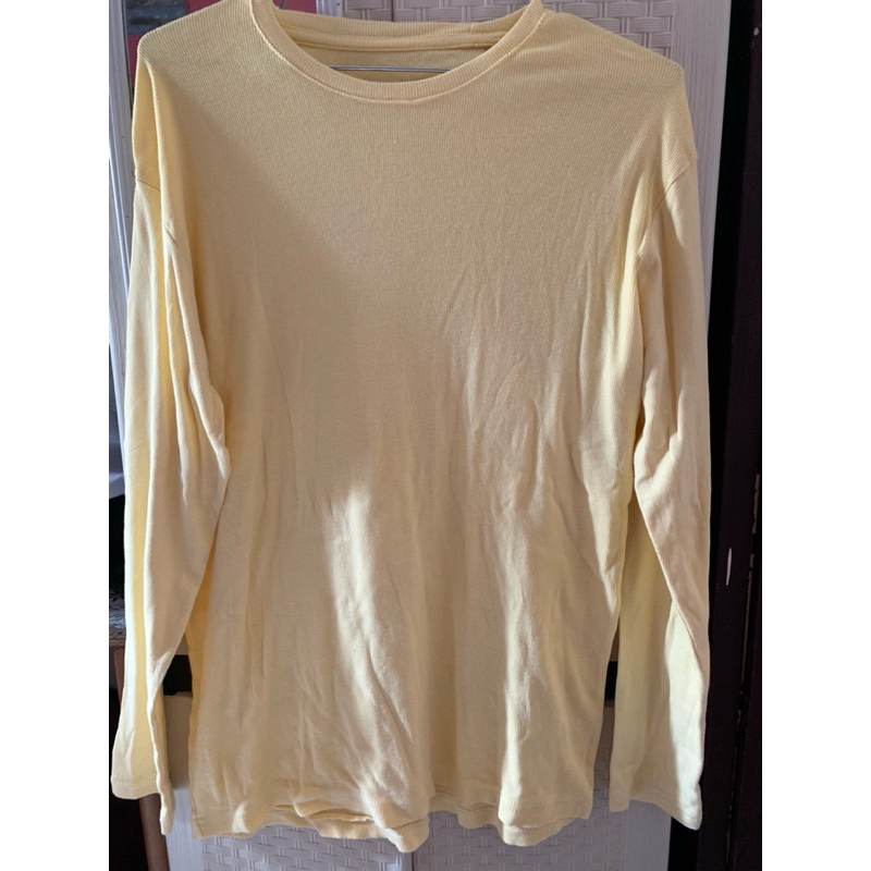 preloved kaos soft yellow