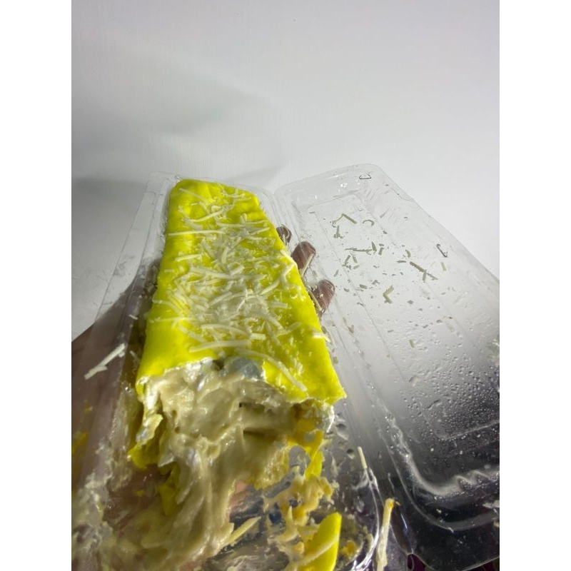 

PANCAKE DURIAN ROLL