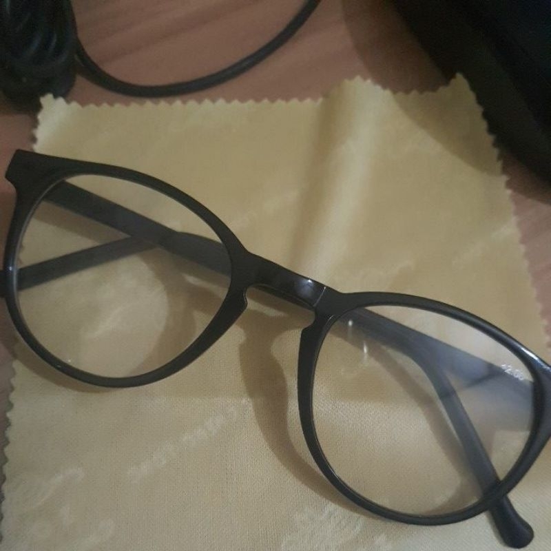 kacamata plus 2