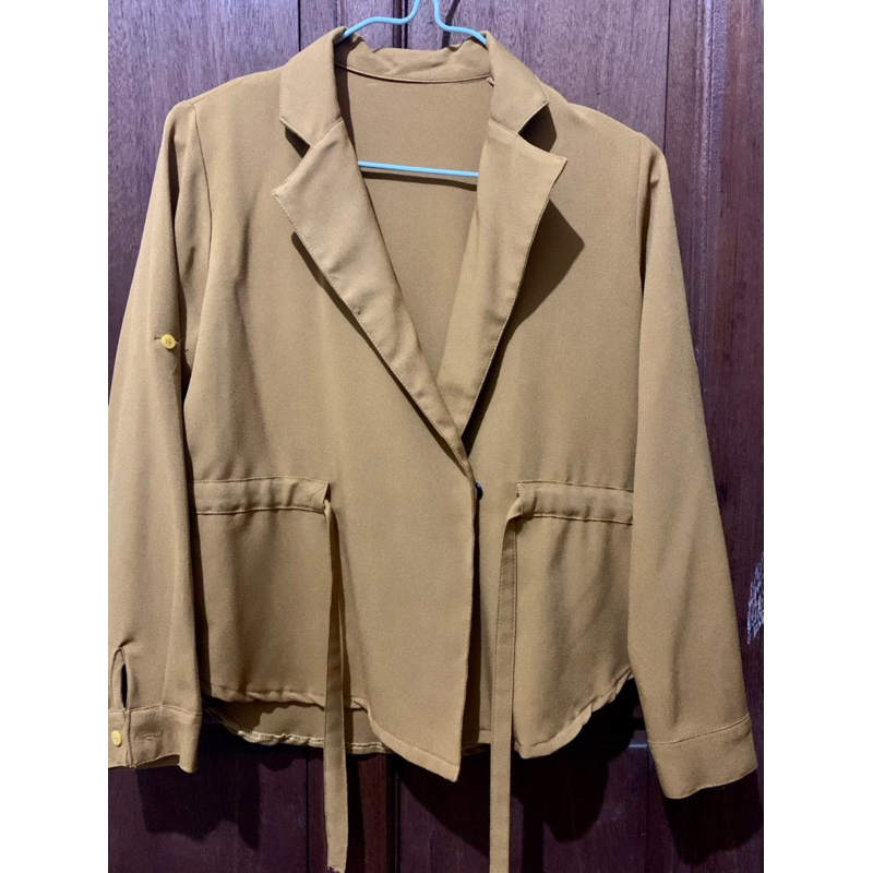 Preloved Atasan Outer Blazer Luaran Wanita Modis Modern Kekinian Mustard