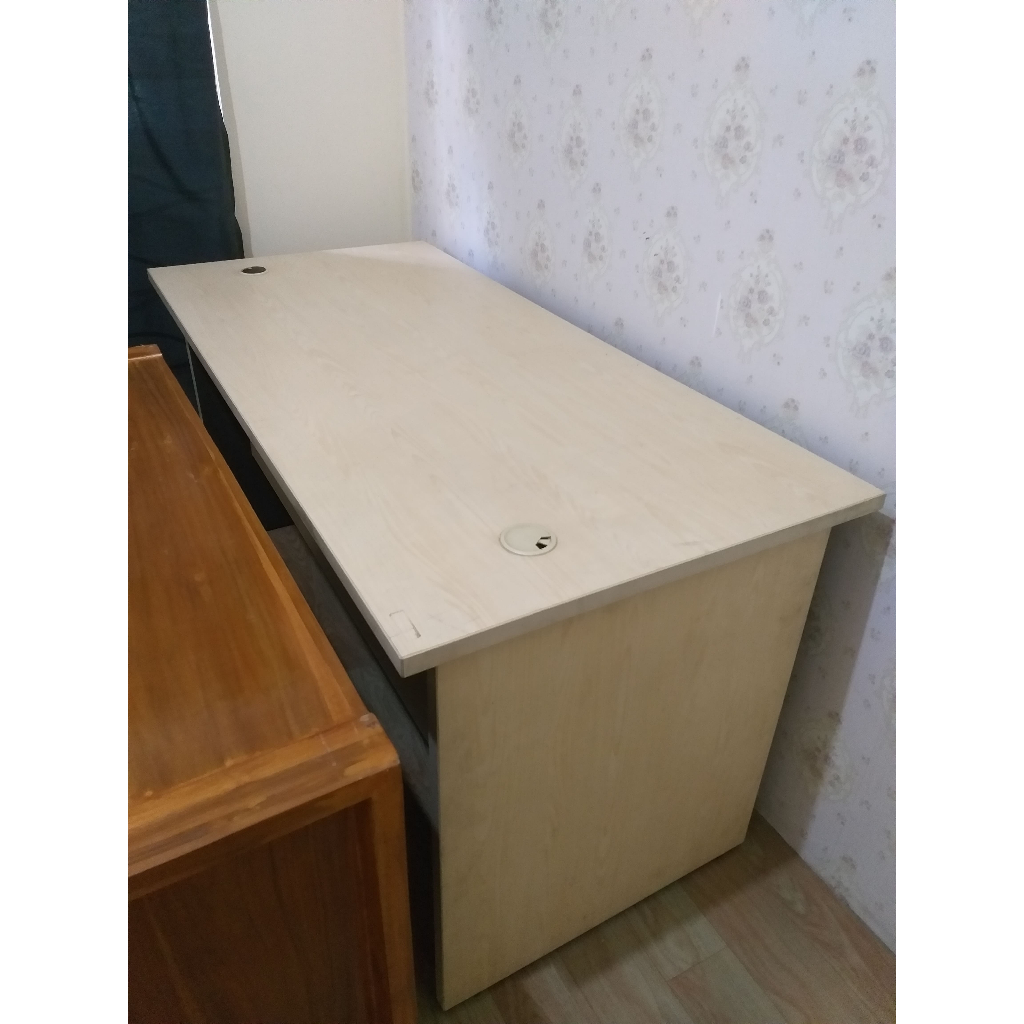 Meja Kantor Bekas Meja Kerja Second