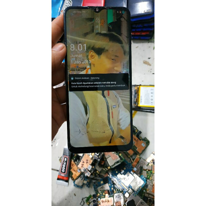 lcd frame bekas Vivo y20 minus glass pecah