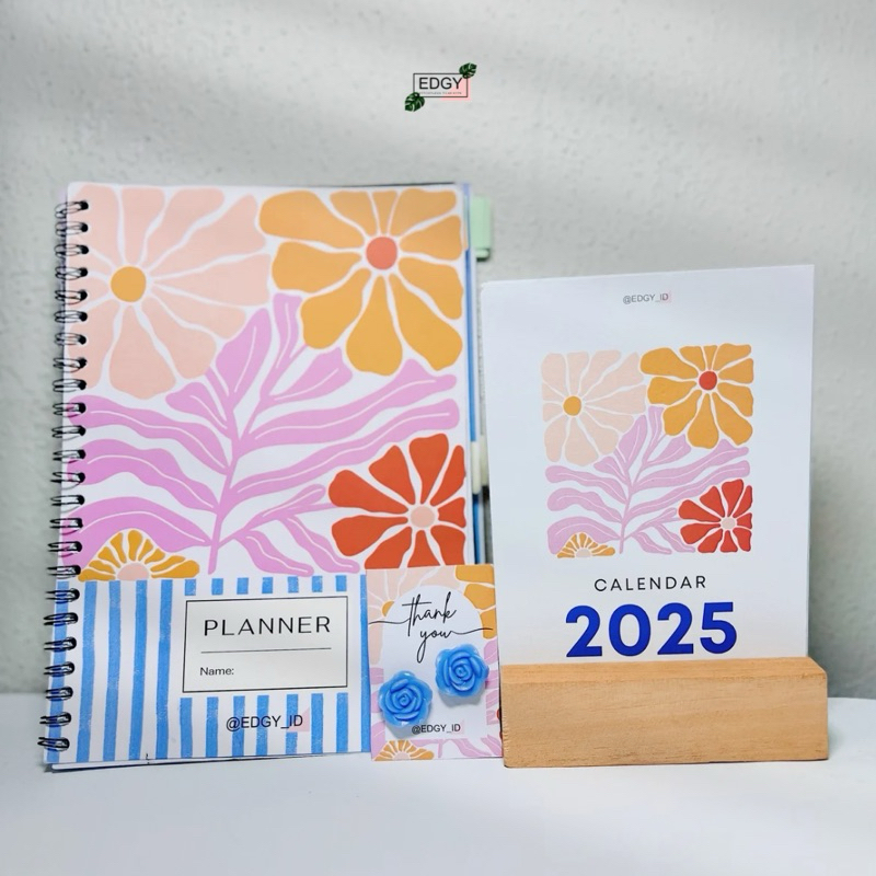 

Calendar + Planner 2025 Aesthetic | Agenda Bulanan & Mingguan | Hadiah Tahun Baru | Kalender 2025 | Notes Notebook Aesthetic | Stationery Gift | New Year Gift