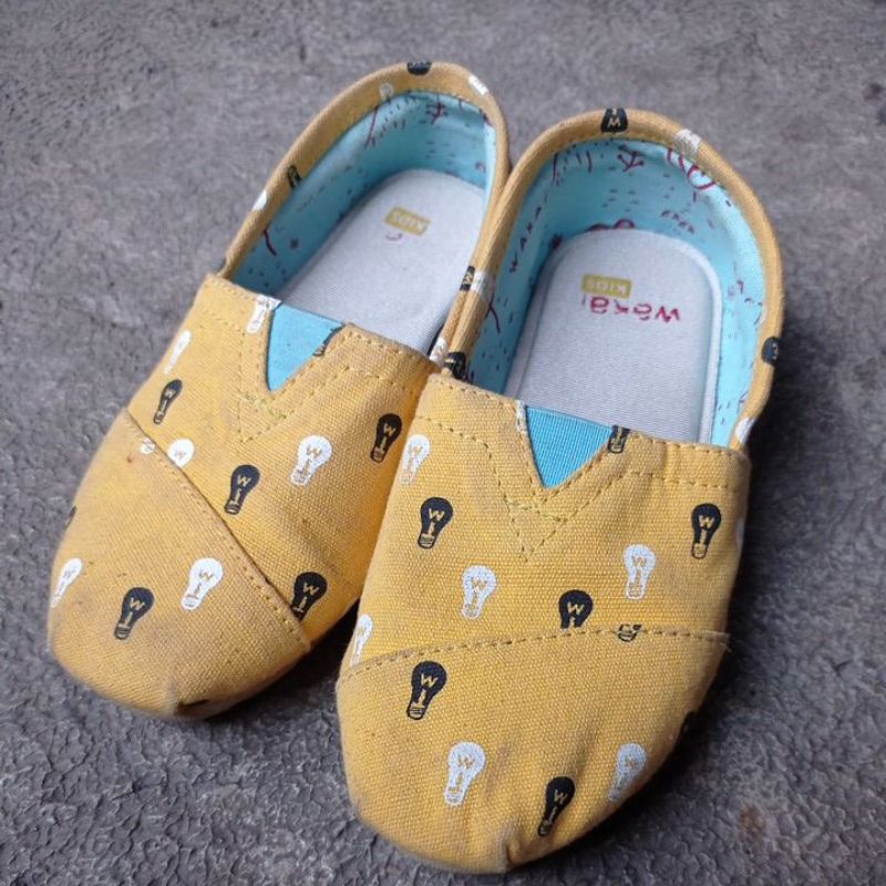 Preloved Sepatu Anak Wakai