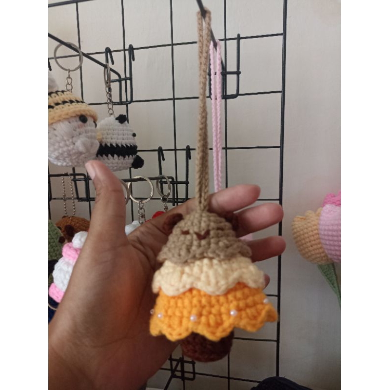 gantungan kunci pohon natal amigurumi