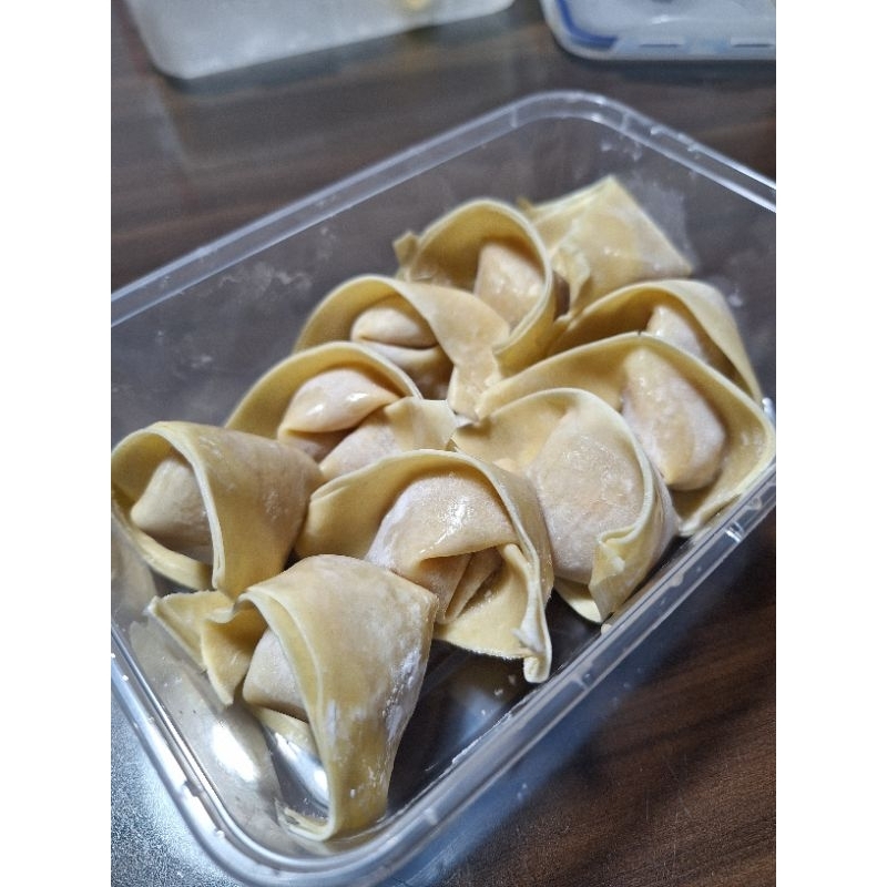 

PANGSIT AYAM UDANG FROZEN