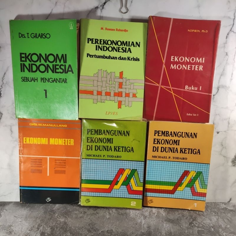 Buku Ekonomi Indonesia Sebuah Pengantar 1, Perekonomian Indonesia Pertumbuhan dan Krisis, Ekonomi Mo