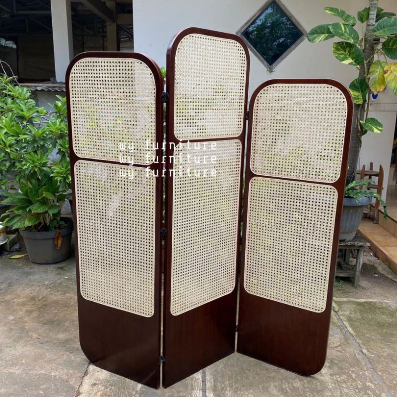 partisi penyekat ruangan minimalis kayu jati kombinasi rotan, partisi penyekat ruangan