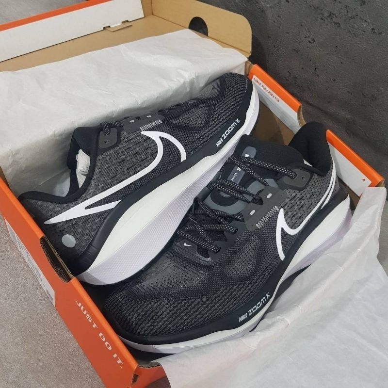 Nike Air Zoom Vomero 17 Black White