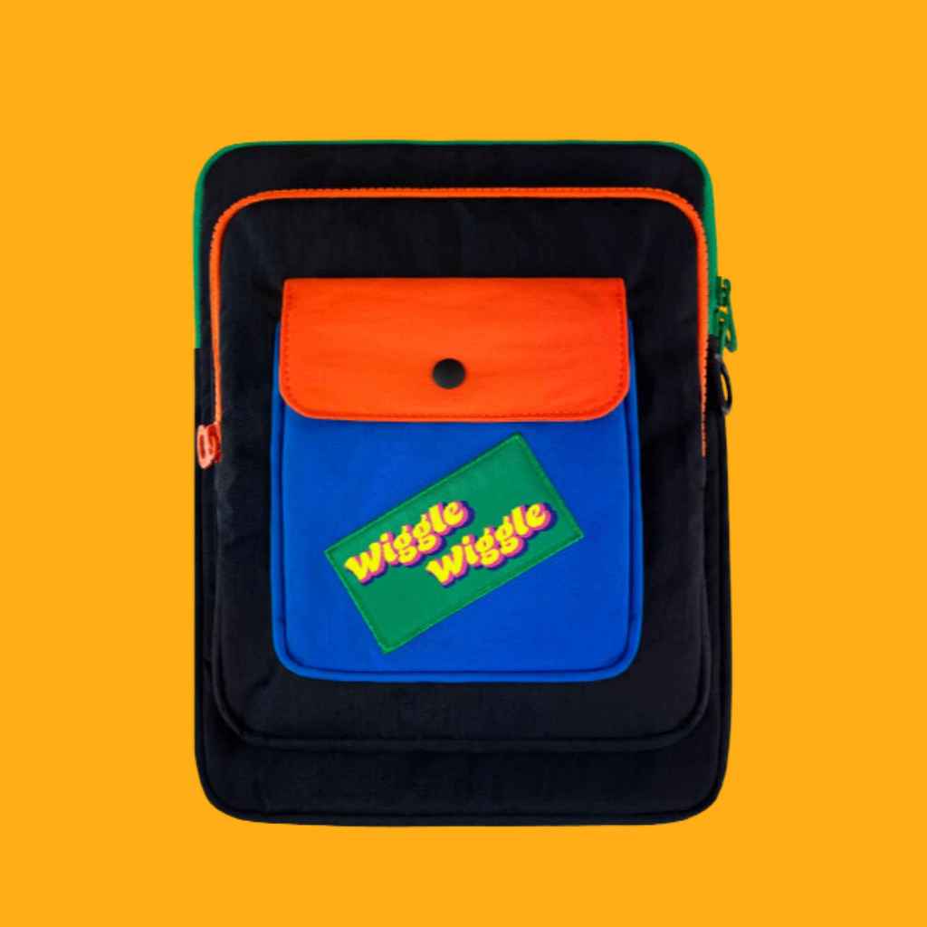 Wiggle Wiggle Pocket Ipad Pouch - Black Tas Ipad Ready