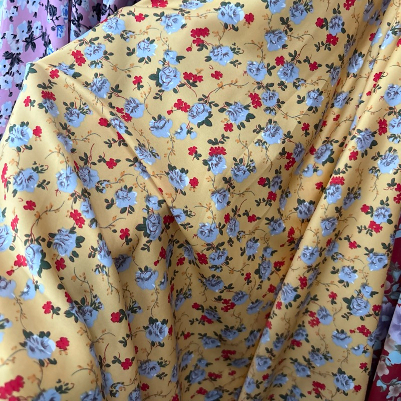 kain zara silk motif bunga kecil - kain bahan motif Korea - kain silk motif - kain baby silk motif -