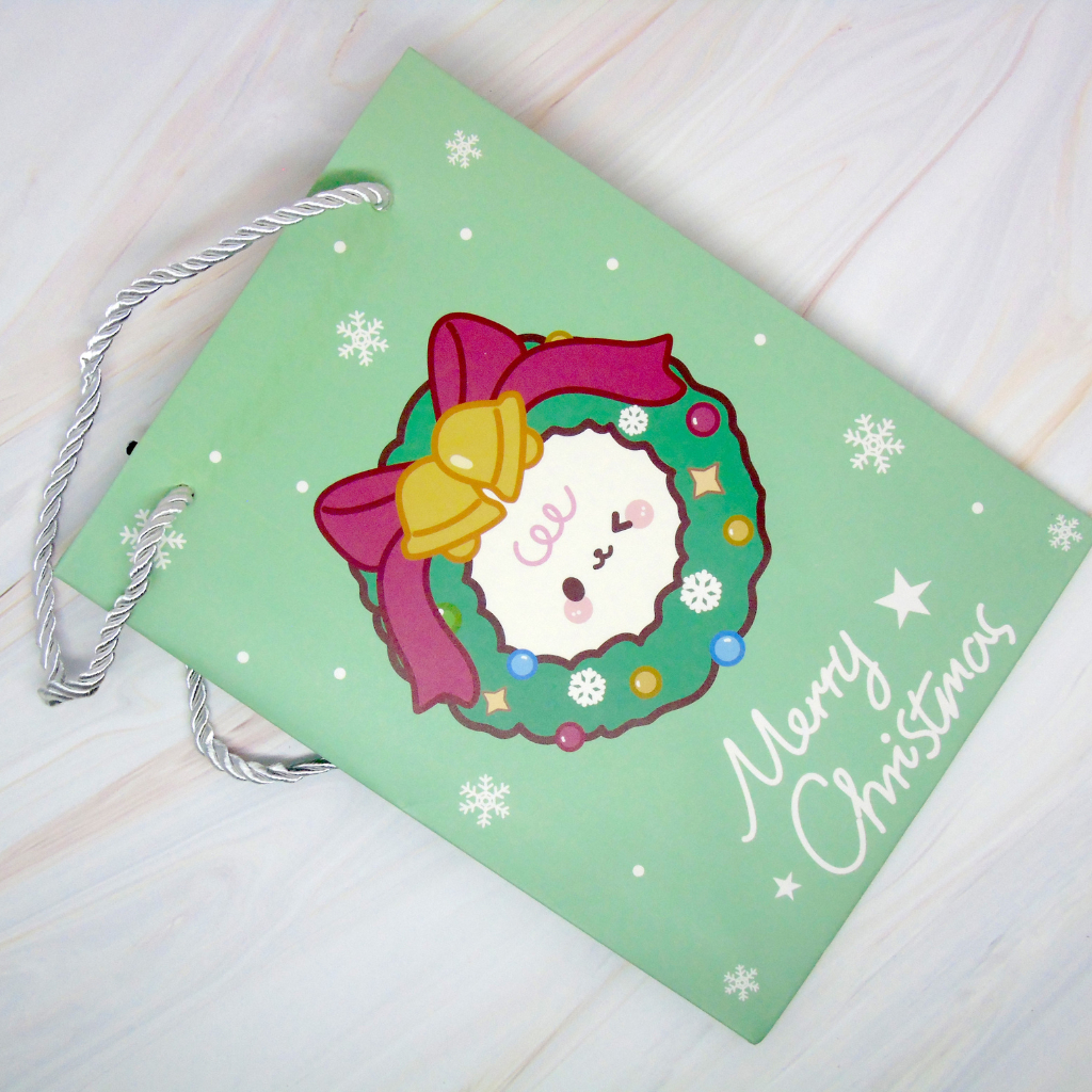 

Paper bag Natal Tebal/ Paperbag Natal Tali/ Paper bag Christmast Motif Lucu Tali Kur