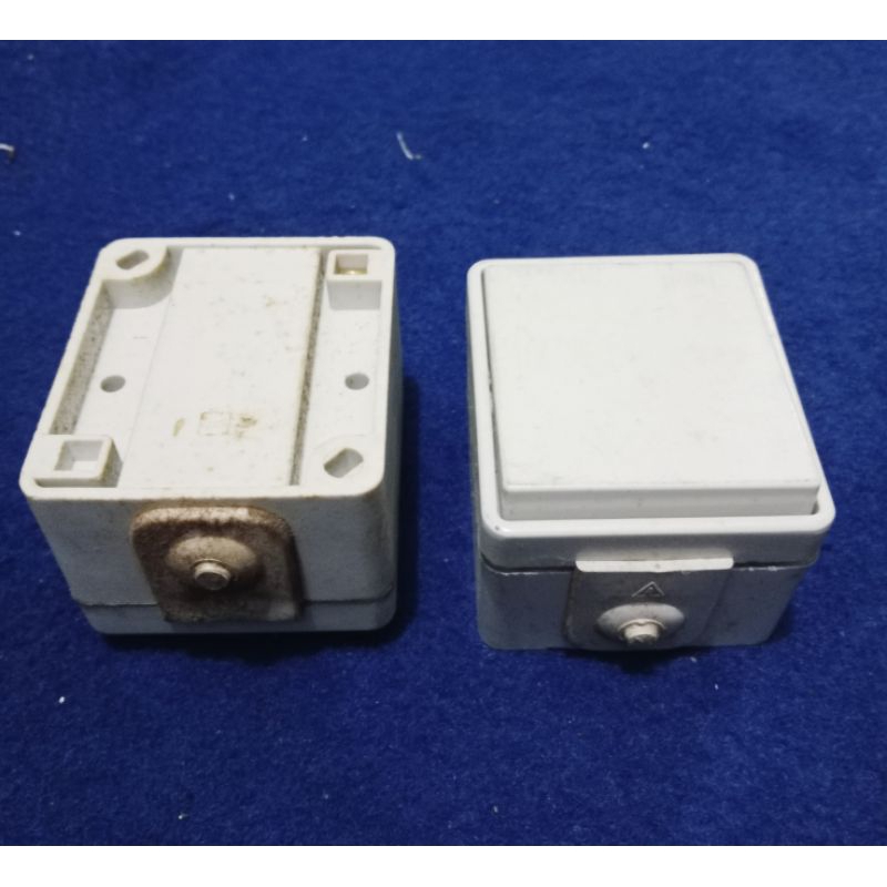 Saklar enkel tempel Saklar outbow anti air  merk presto
