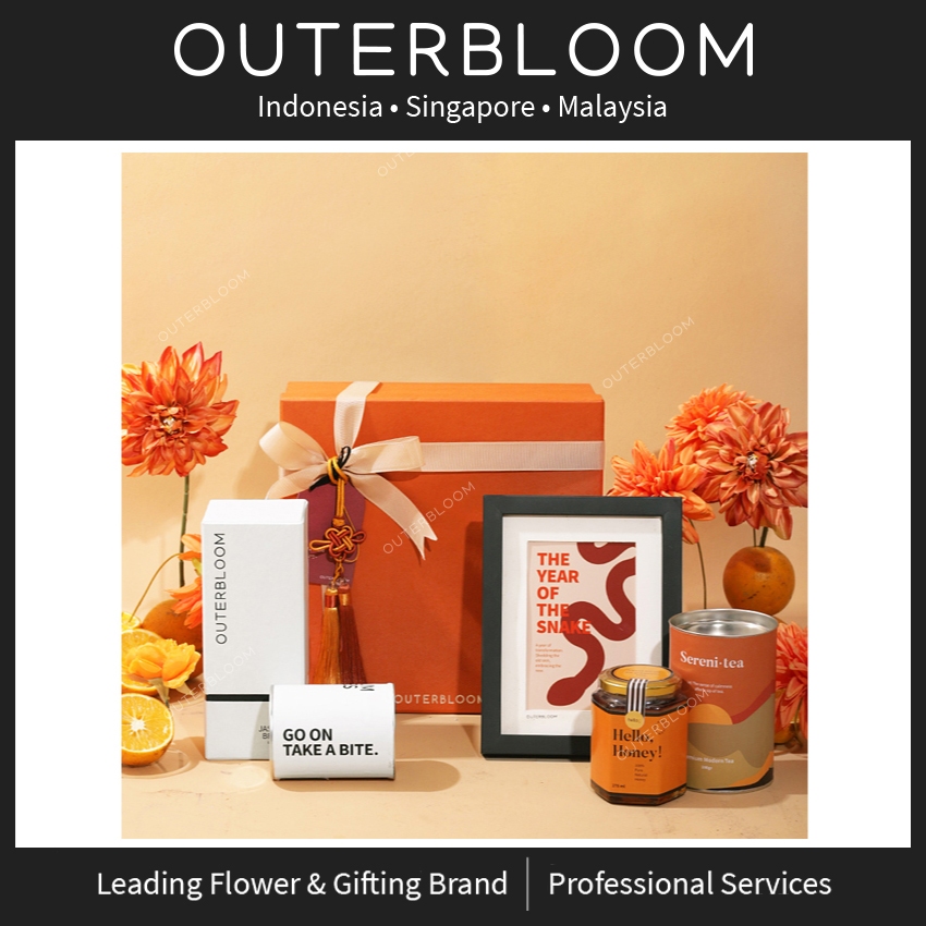 

Outerbloom Fortune Abrakadabox Hampers