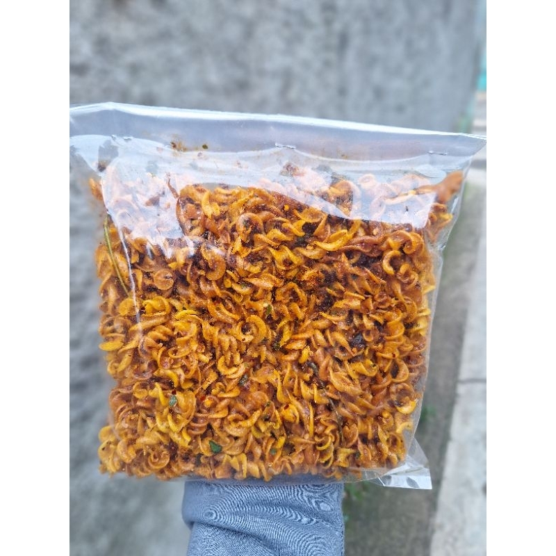 

Seblak kering Spiral Pedas daun jeruk kemasan ¼ (250g) lebih