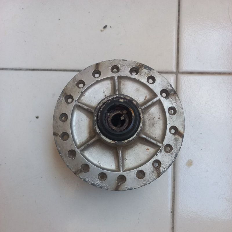 tromol depan gl 100 cdi 1994 ori copotan , tromol gl 100 ori copotan