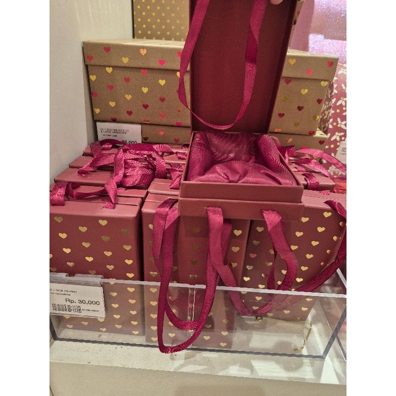 

(Flying Tiger) Gift Box as Bag u/ Jam Tangan Kalung Gelang