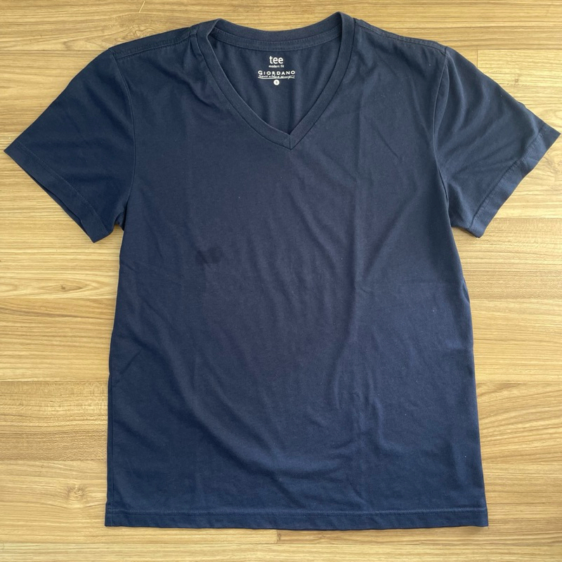 PRELOVED KAOS GIORDANO TEE NAVY POLOS V NECK UNTUK DEWASA PEREMPUAN