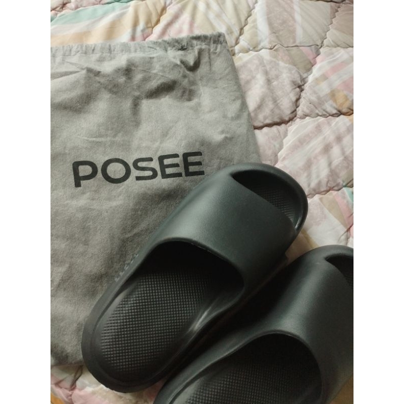 Posee Sandal Hitam Pria Preloved