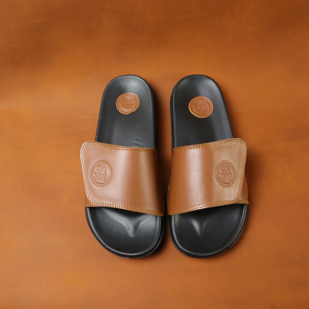 NEVERLANDS Sandal Kulit pria - Sandal slip on Pria Kulit CG