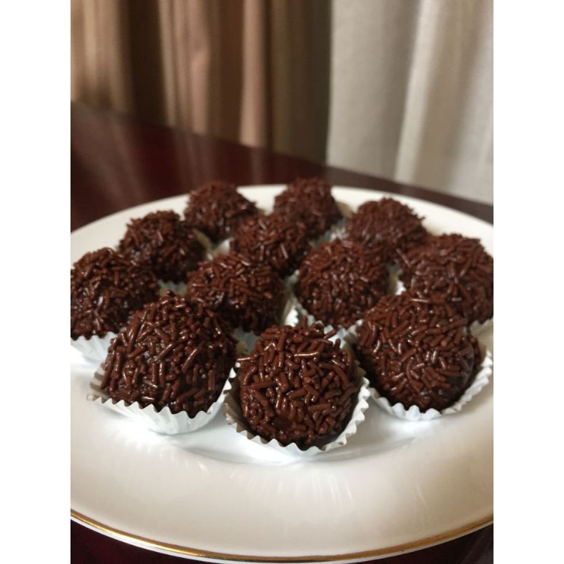 

Kue rambutan/coklat