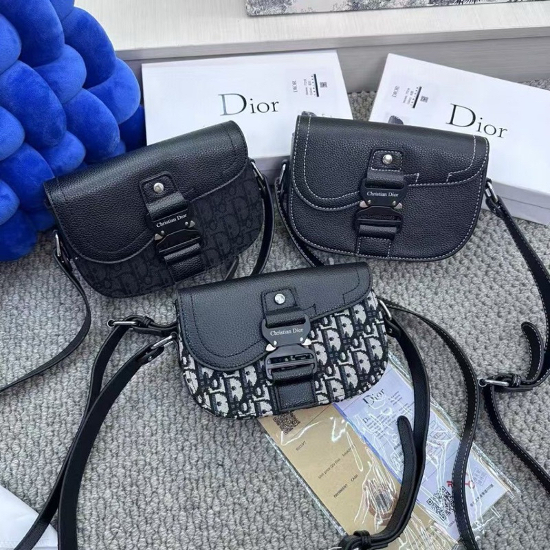 Christian Dior Tas Selempang Kulit Hitam