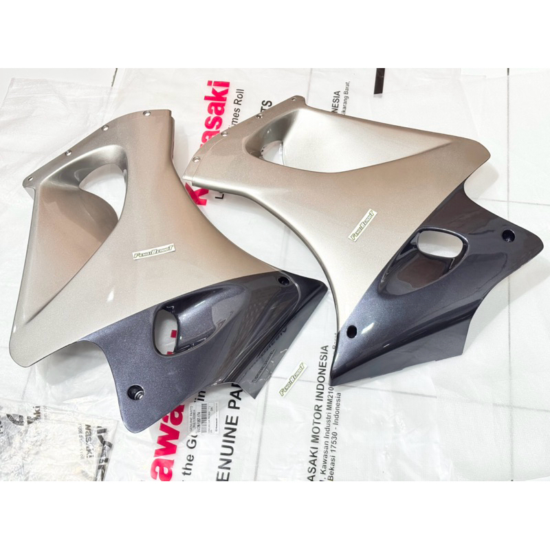 SEPASANG BODI BODY FAIRING BAWAH NINJA RR OLD KRR ZX RR CBU SILVER GRAY ORIGINAL 55028-1356-174 5502