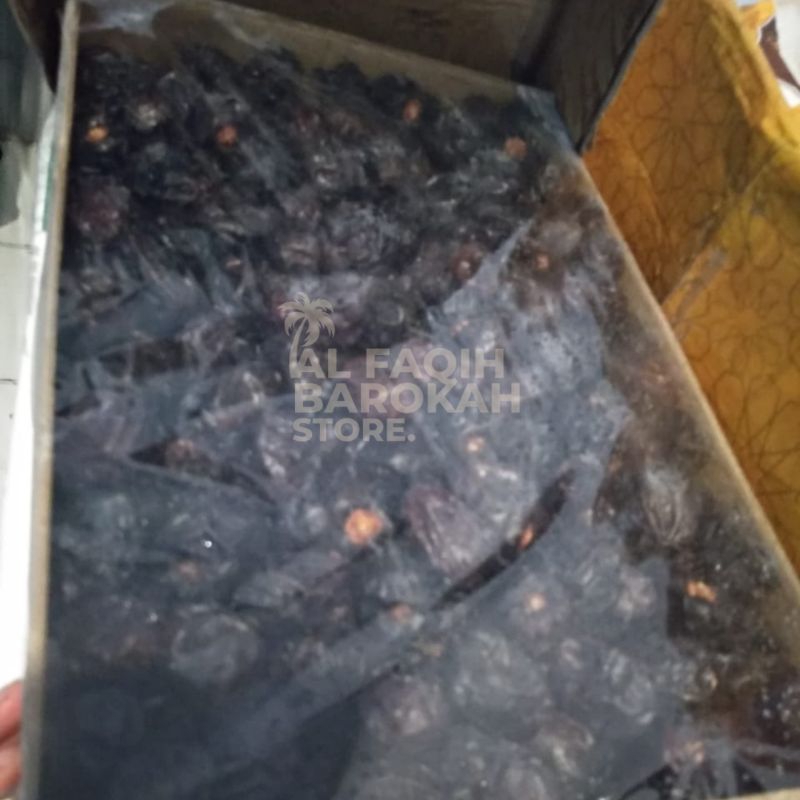 

KURMA AJWA DUS ORIGINAL FRESH KURMA NABI