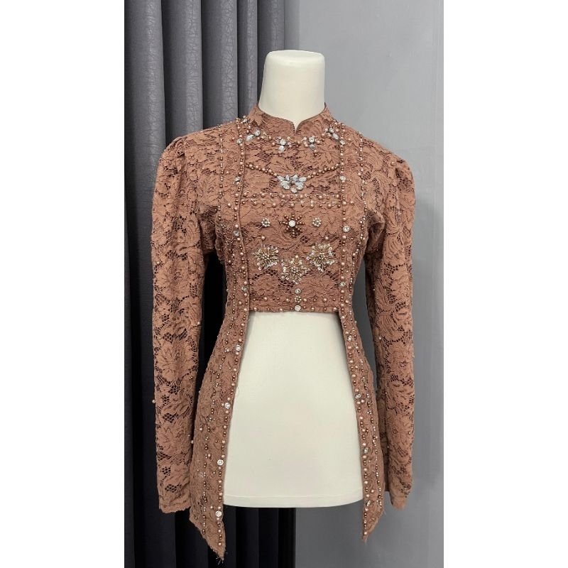 Kebaya Aditama // Kebaya Wisuda // Kebaya Lamaran // Kebaya Berhijab