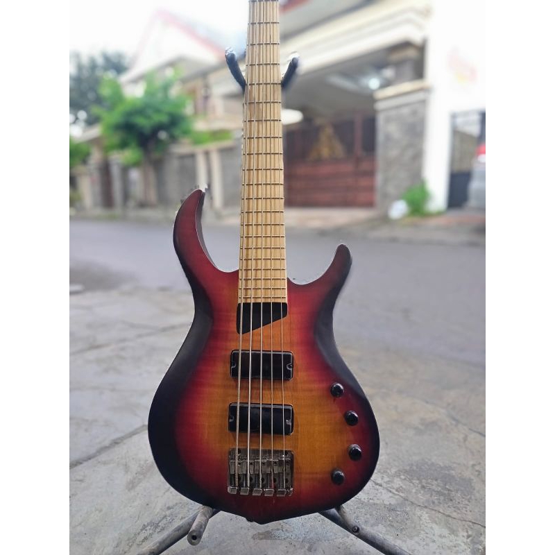 Bass Marcus Miller 5string