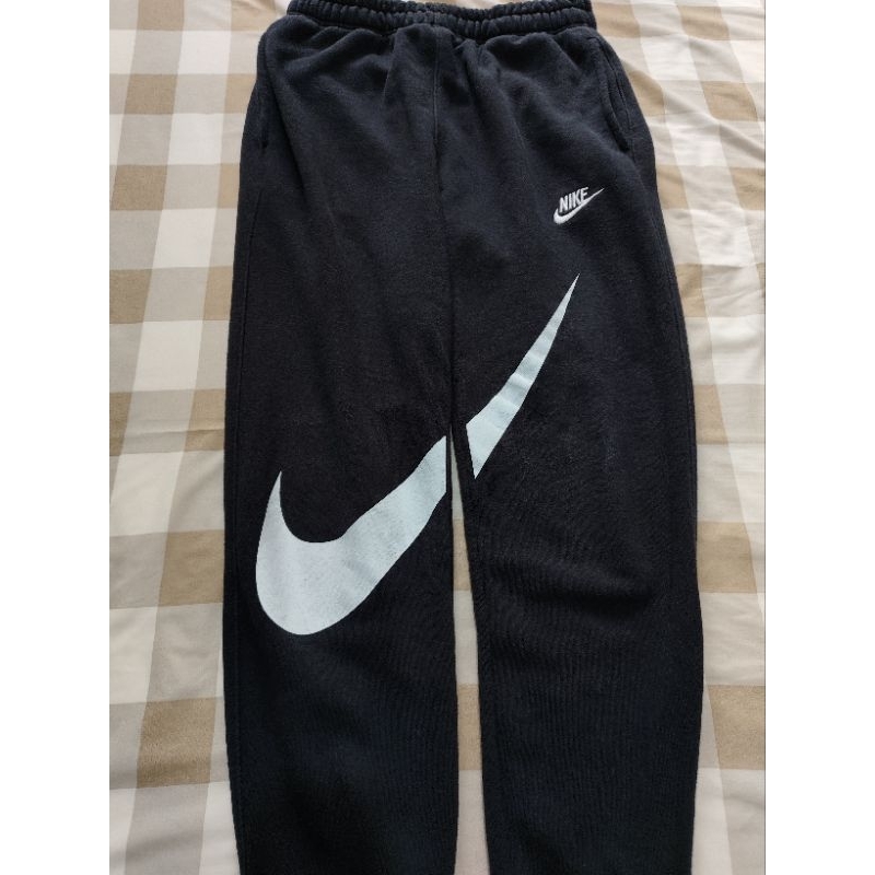 Celana jogger Nike big swoosh