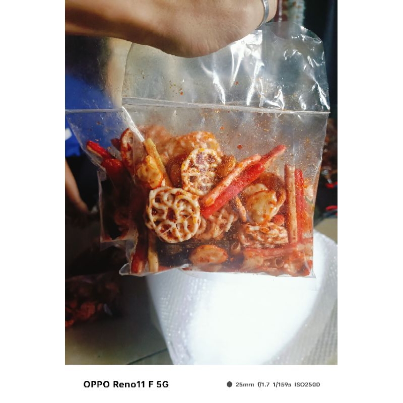 

Kemasan 50gr 100gr Seblak Mix krupuk Seblak Campur Pedas Daun jeruk Isian Krupuk Jengkol Makroni Beton pedo Bawang