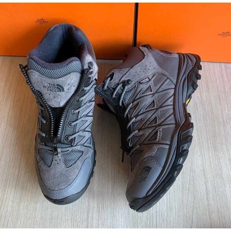TNF Mens Hiking boots size 44.5