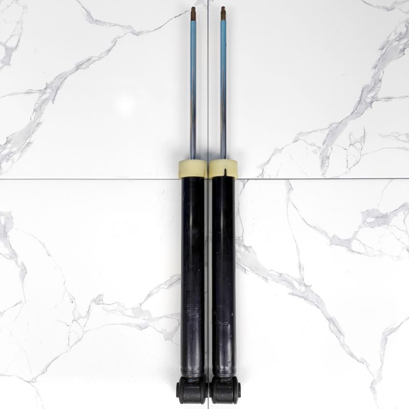 shockbreaker chevrolet spin belakang