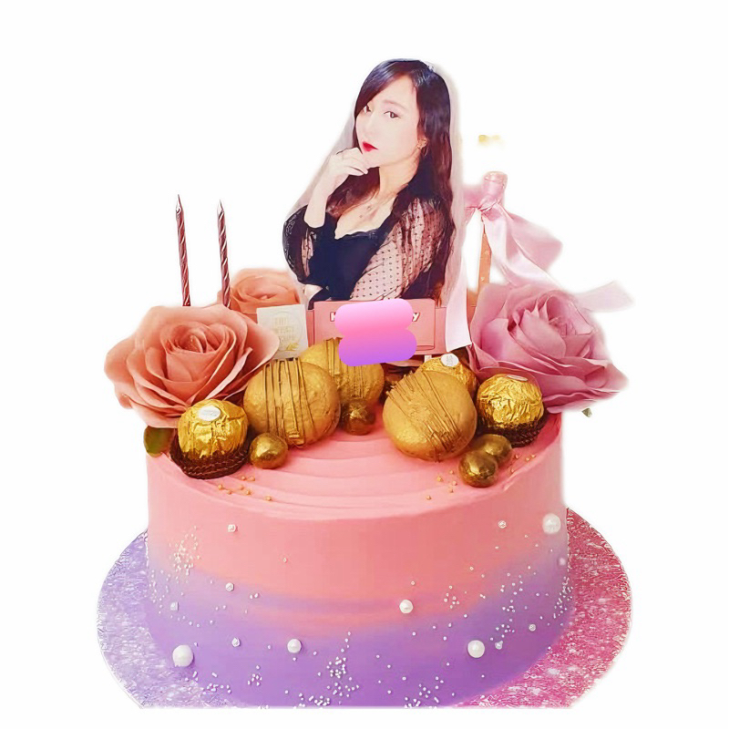 

Cake Flower Pink With Gold Macaroon