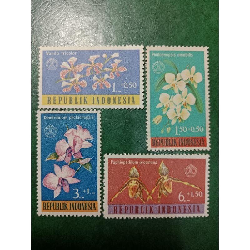

Prangko Indonesia 4 Pcs ANGGREK Tahun 1962 UN USED