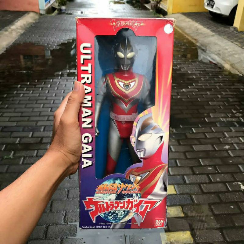 Mainan Ultraman Gaia BANDAI 2000 China