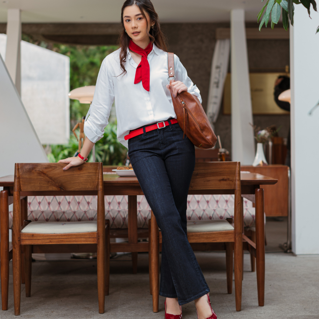 C2 Trevon Navy Jeans Push Up Bootcut Wanita