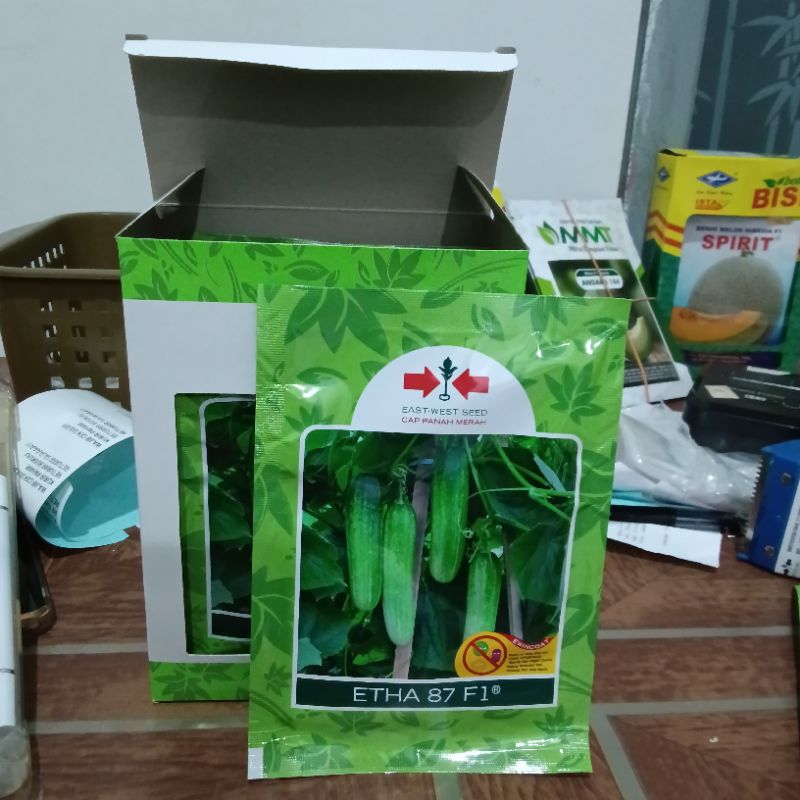 

Benih Timun Etha 87 F1 (Tanaman Sayuran Umbi - umbia) /Tahan Virus Tahan penyakit (Produksi tinggi, Berbobot dan buahnya sangat lebat) isi 800 Butir Kadaluarsa. 2026 Terbaru Panjang - Cap Panah Merah