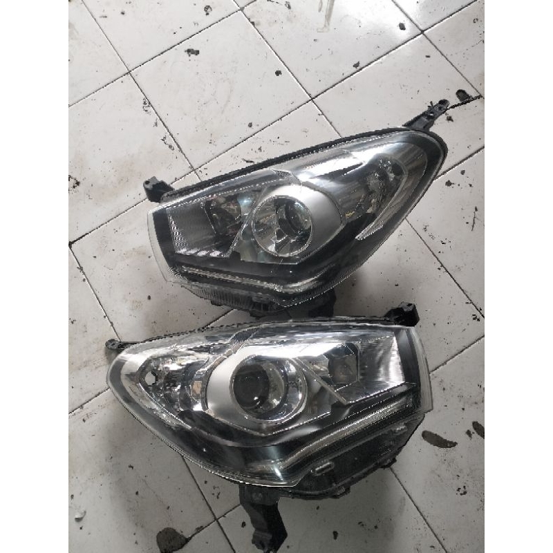 HeadLamp Lampu Depan SatuSet Daihatsu Sirion Facelift 2015 2016 2017