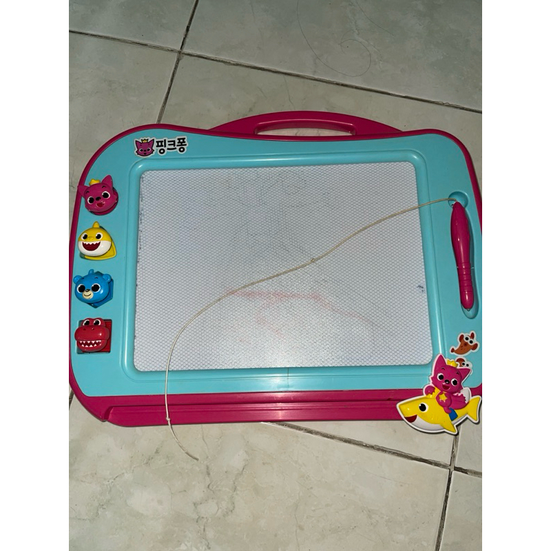 Preloved papan tulis mainan anak bisa dihapus pinkfong