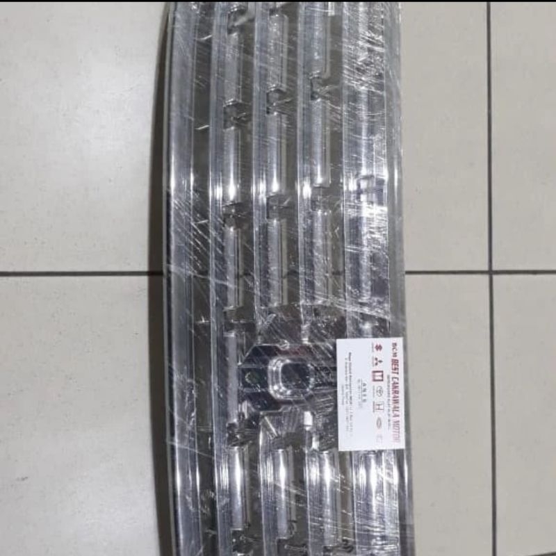 Grill chrome new ertiga ori