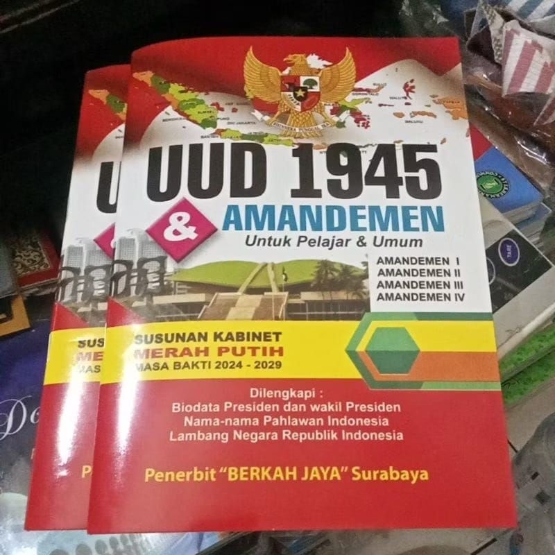 UUD 1945 & amandemen ukuran besar