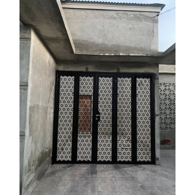 Pagar Rumah Plat Cutting Laser Hitam .