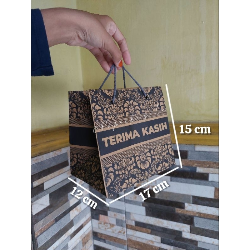 

Paperbag Pia 17x12x15 Terima kasih / Batik Hampers Coklat / Hajatan