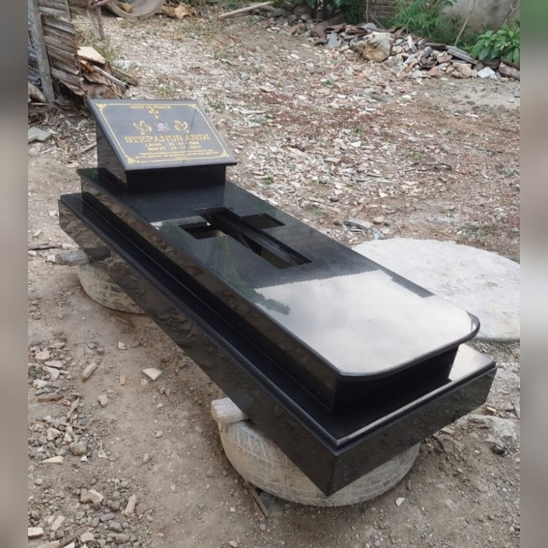 Kijing Makam Kristen Granit Hitam Asli Batu Alam  ( bisa custom )