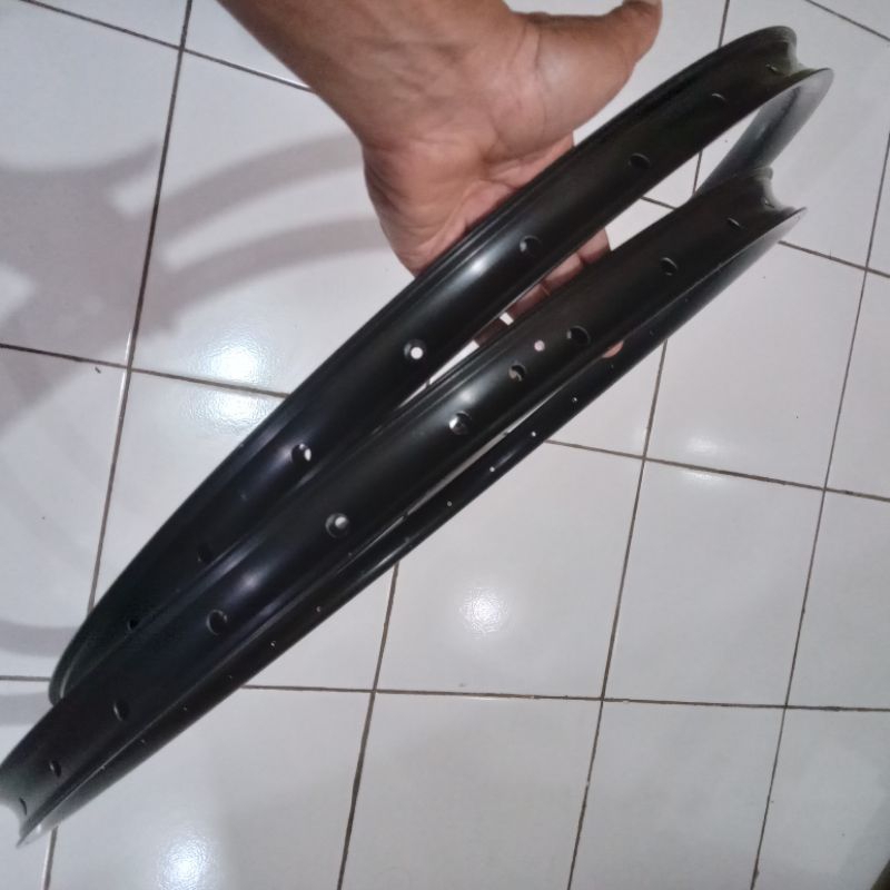 Sepasang Rims Sepeda 29er Ex Saracen Zenith LSL Elite Asymetris 32 Hole Lebar 32 Presta