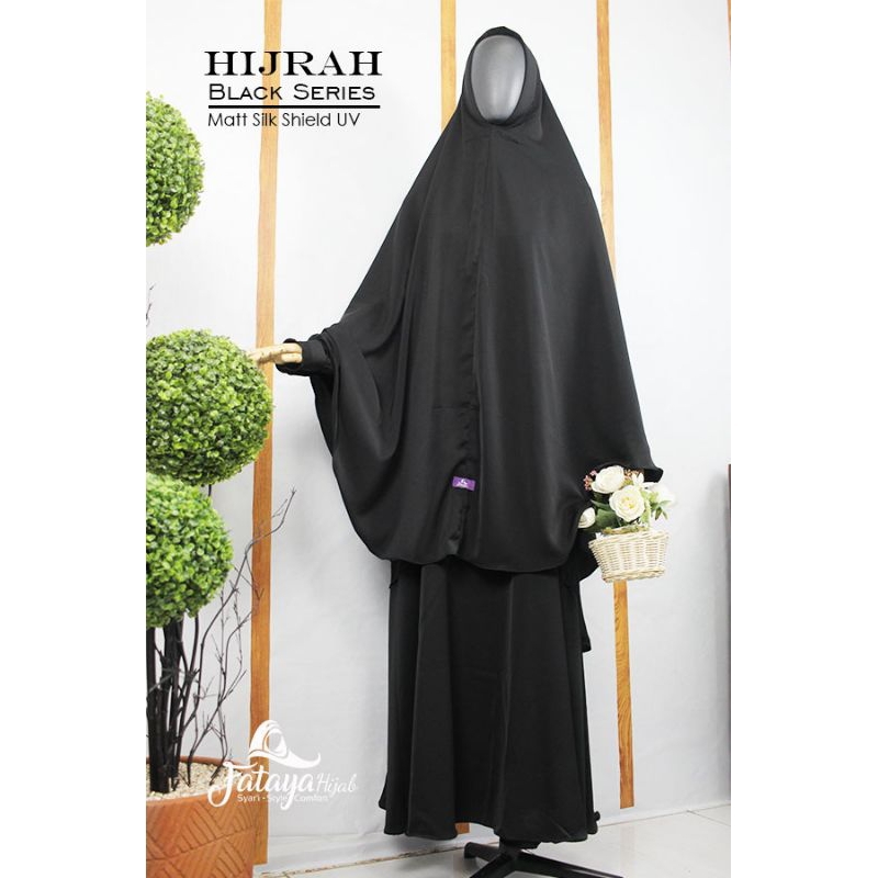 Fataya Hijab Hijrah Black Series Matt Silk Shield UV