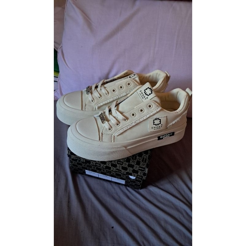 sneakers emory style